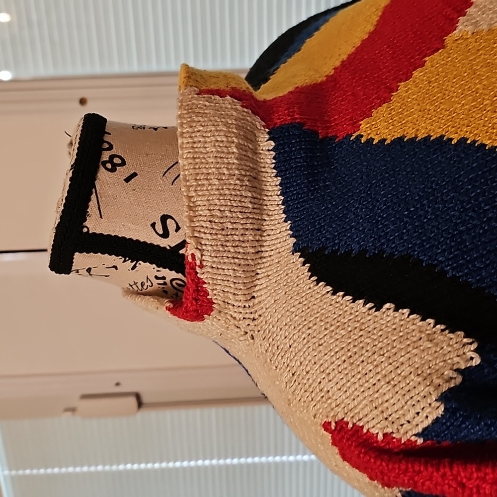Colorful Geometric Sweater - Picture 9 of 10